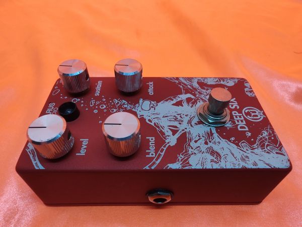 Walrus Audio Deep Six V1 Limited Edition Red Compressor